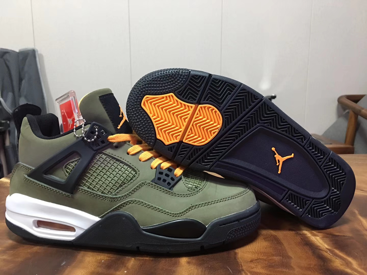 Air Jordan 4 Retro Olive Green Black Yellow